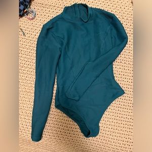 BILLABONG women’s surf long sleeve one piece wetsuit sz S! Amazing condition!